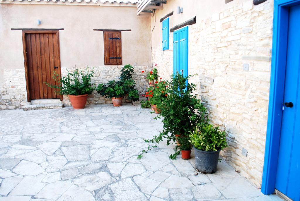 To Archontiko Tis Anastasias Athienou Exterior foto