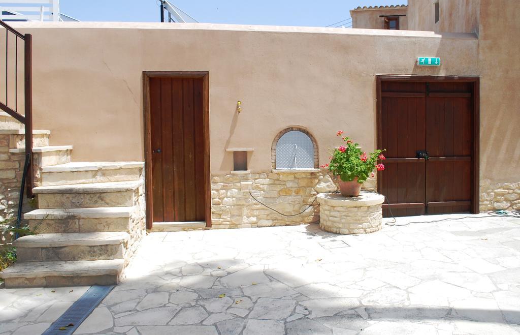 To Archontiko Tis Anastasias Athienou Exterior foto