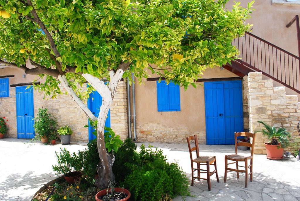 To Archontiko Tis Anastasias Athienou Exterior foto