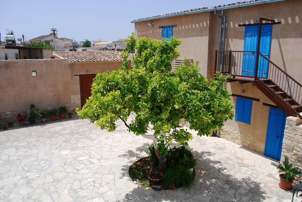 To Archontiko Tis Anastasias Athienou Exterior foto
